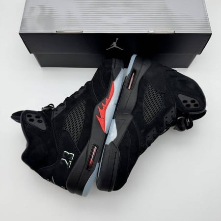 Air Jordan 5 Retro 'Halloween' Air Jordan 5 Retro 'Halloween'