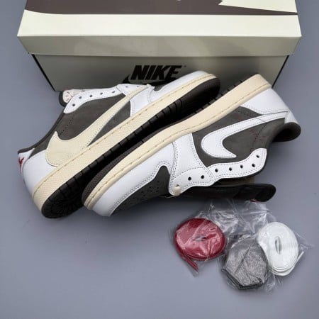 Travis Scott x Air Jordan 1 Retro Low OG 'Reverse Mocha' Travis Scott x Air Jordan 1 Retro Low OG 'Reverse Mocha'