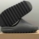 Yeezy Slides 'Onyx'